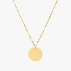 Goldene Edelstahlkette mit rundem gravierbarem Plättchen-Anhänger auf weißem Hintergrund